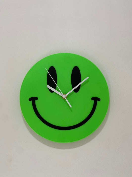 UV Reactive smiley clock