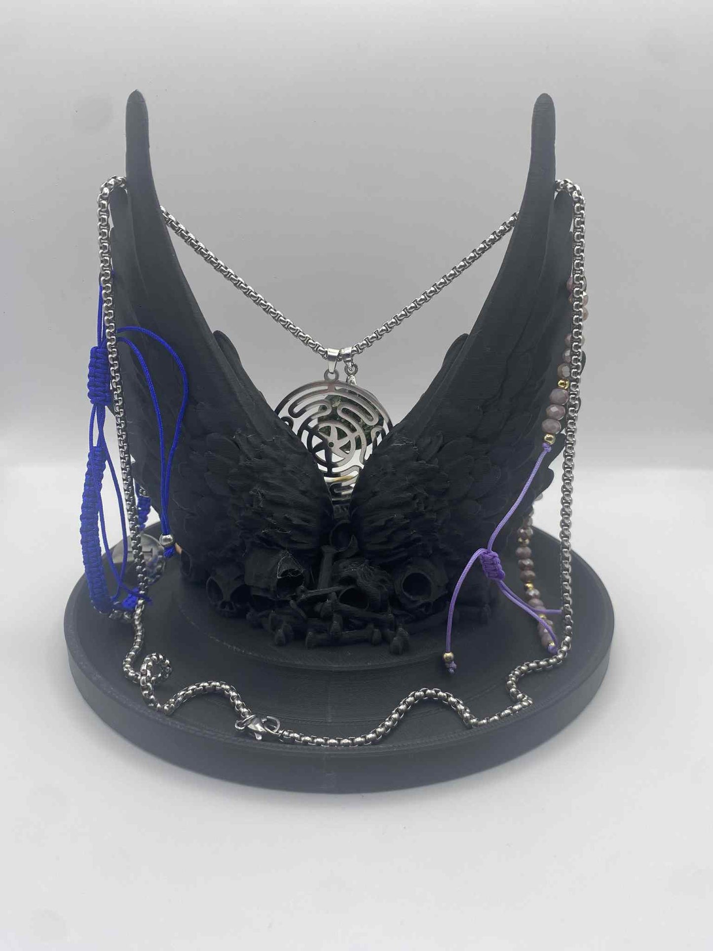 Alternative dark jewelry organiser