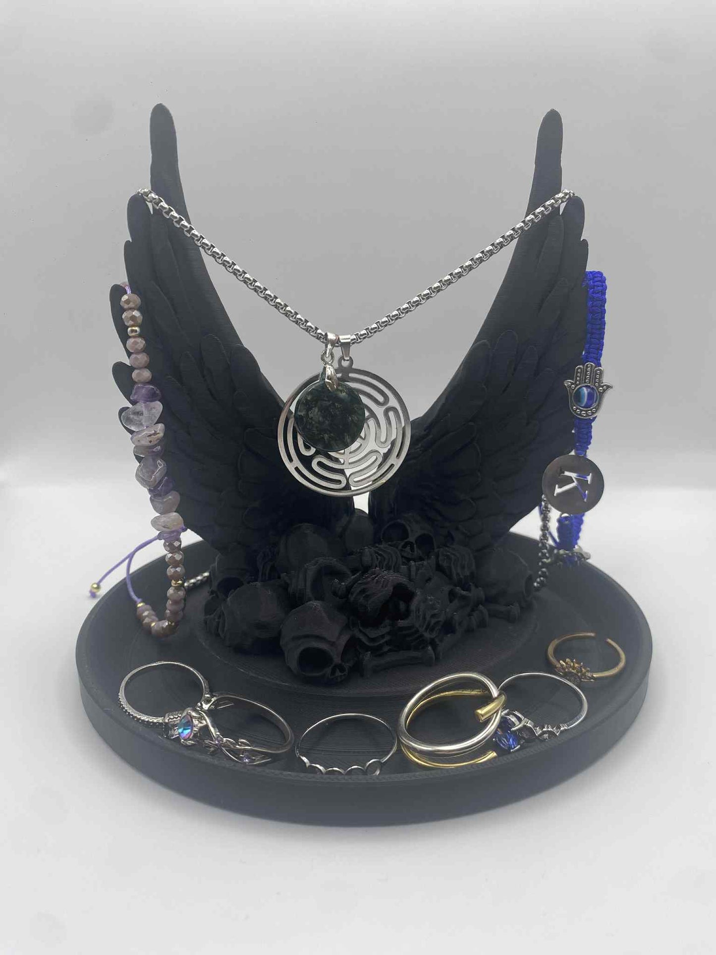 Alternative dark jewelry organiser
